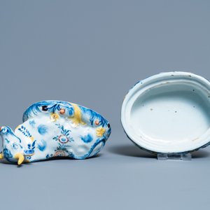 A polychrome Dutch Delft butter tub and cow cover, 18th C. — photo 6
