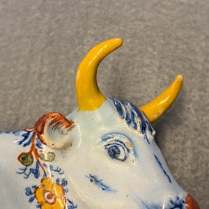 A polychrome Dutch Delft butter tub in the shape of a cow, 18th C. — photo 8