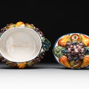 A polychrome Dutch Delft butter tub in the shape of various fruits, 18th C. — photo 6