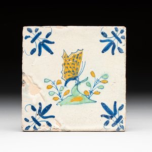 A polychrome Dutch Delft 'butterfly' tile, 17th C. — photo 1