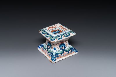 A polychrome Dutch Delft cashmere palette salt, 1st quarter 18th C.