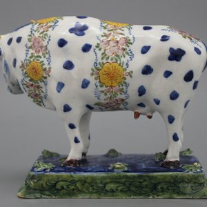 A polychrome Dutch Delft cow, 18th C. — photo 2