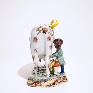 A polychrome Dutch Delft cow milking group, 18th C. — photo 5
