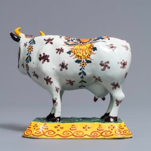 A polychrome Dutch Delft cow on base with frogs, 18th C. — photo 4