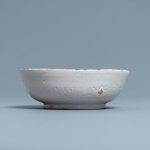 A polychrome Dutch Delft deep saucer dish inscribed 'Jakop rebel', 18th C. — 照片 9
