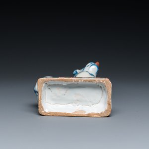 A polychrome Dutch Delft dog seated on a plinth, 18th C. — photo 7