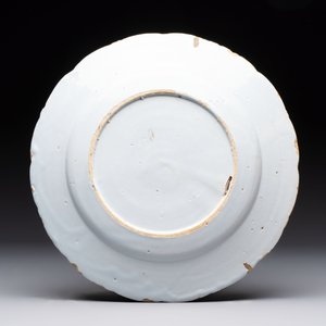* A polychrome Dutch Delft doré 'flower basket' dish, 18th C. — photo 2