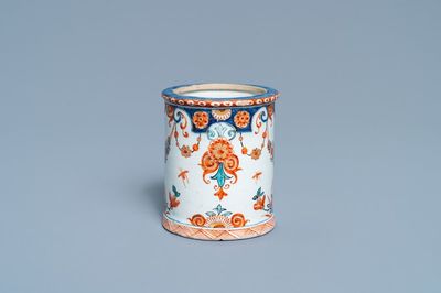 A polychrome Dutch Delft doré jam pot, 18th C.