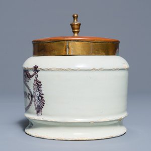 A polychrome Dutch Delft drug jar with brass lid, early 19th C. — 照片 2