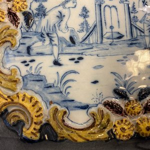 A polychrome Dutch Delft 'falconry' plaque, 18th C. — 照片 7