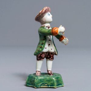 A polychrome Dutch Delft figure of a boy with a hat, 18th C. — 照片 2
