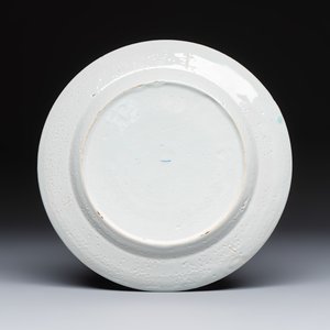 A polychrome Dutch Delft plate with floral design — 照片 2