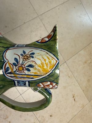 A polychrome Dutch Delft 'Four hearts' oil and vinegar set — photo 1