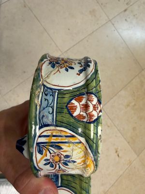 A polychrome Dutch Delft 'Four hearts' oil and vinegar set — photo 13