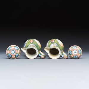 A polychrome Dutch Delft 'Four hearts' oil and vinegar set — photo 7