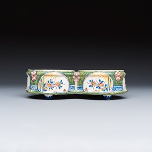 A polychrome Dutch Delft 'Four hearts' oil and vinegar set — photo 9
