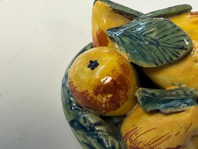 A polychrome Dutch Delft 'Fruit basket' butter tub and cover — photo 5