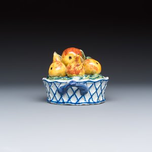 A polychrome Dutch Delft 'Fruit basket' butter tub and cover — photo 5