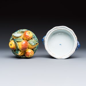 A polychrome Dutch Delft 'Fruit basket' butter tub and cover — photo 6