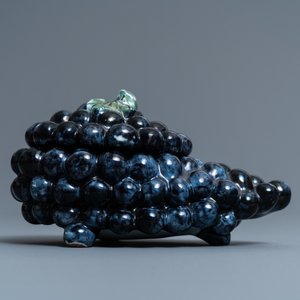 A polychrome Dutch Delft 'grape' tureen and cover, ca. 1800 — photo 4