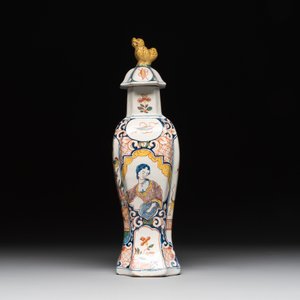 A polychrome Dutch Delft kakiemon-style vase and cover, 18th C. — photo 4