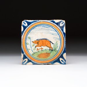 A polychrome Dutch Delft maiolica 'boar' tile, late 16th C. — 照片 1