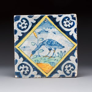 A polychrome Dutch Delft maiolica 'Heron' diamond tile, 16th C. — foto 1