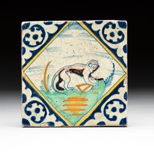 A polychrome Dutch Delft maiolica 'monkey' diamond tile, late 16th C. — photo 1