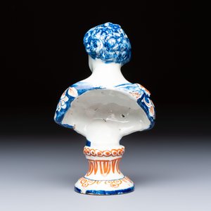 A polychrome Dutch Delft male bust of a Roman emperor or general, early 18th C. — foto 4