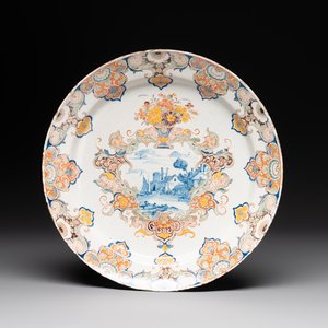 A polychrome Dutch Delft mixed technique dish with a fine landscape, 18th C. — photo 1