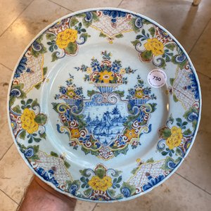 A polychrome Dutch Delft mixed technique plate, 18th C. — 照片 5