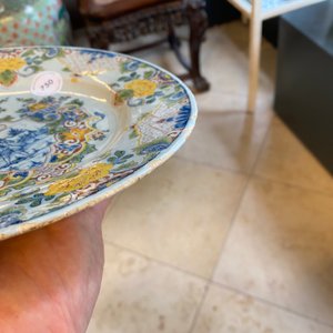 A polychrome Dutch Delft mixed technique plate, 18th C. — 照片 6