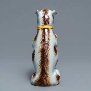 A polychrome Dutch Delft model of a bear, 18th C. — 照片 4