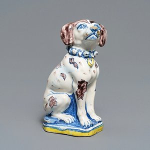 A polychrome Dutch Delft model of a dog, early 18th C. — 照片 1