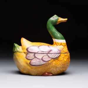 A polychrome Dutch Delft model of a duck and a swan, 19th C. — foto 2