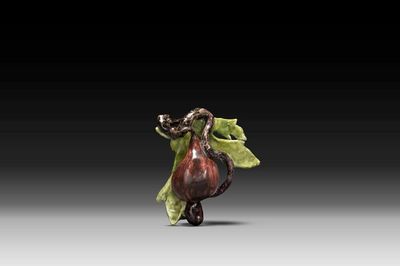 A polychrome Dutch Delft model of a fig, 18th C. — photo 1