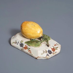 A polychrome Dutch Delft model of a lemon on a base, ca. 1800 — photo 3
