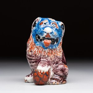 A polychrome Dutch Delft model of a lion, 18th C. — photo 1