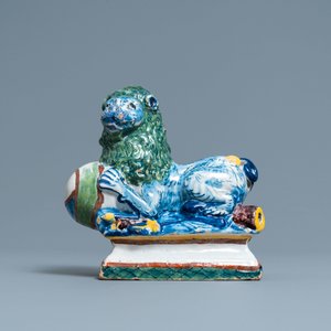 A polychrome Dutch Delft model of a lion, 18th C. — 照片 3