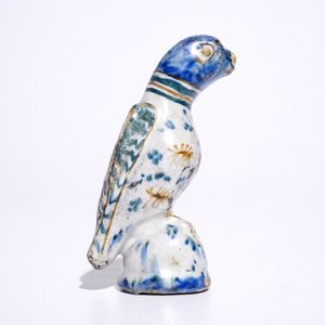 A polychrome Dutch Delft model of a parrot, 18th C. — photo 5