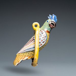 A polychrome Dutch Delft model of a parrot on a ring, 18th C. — 照片 1