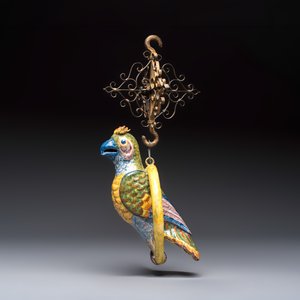 A polychrome Dutch Delft model of a parrot with gilt bronze hanging ornament, 18/19th C. — photo 2