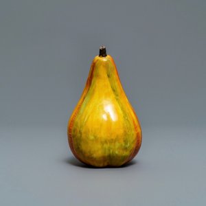 A polychrome Dutch Delft model of a pear, 18th C. — photo 5