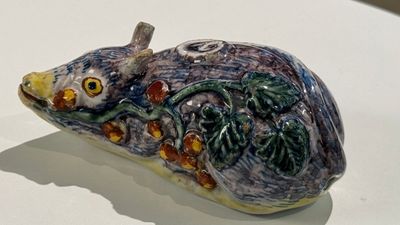 A polychrome Dutch Delft model of a squirrel, 18th C. — photo 2