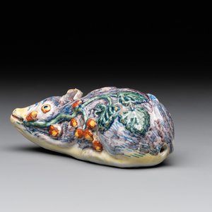 A polychrome Dutch Delft model of a squirrel, 18th C. — photo 1