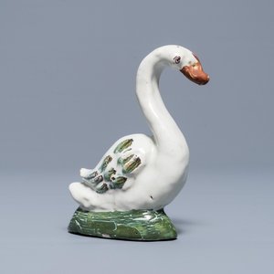A polychrome Dutch Delft model of a swan, 18th C. — photo 1