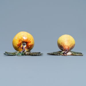 A polychrome Dutch Delft model of an apple and one of a pear, 18th C. — photo 5