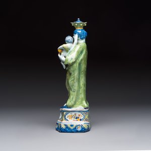 A polychrome Dutch Delft model of the Virgin with Child, 18th C. — foto 5