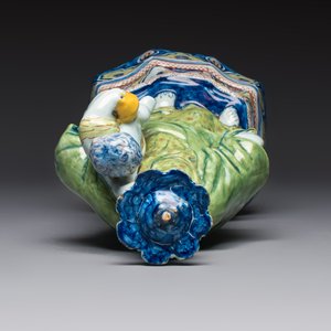 A polychrome Dutch Delft model of the Virgin with Child, 18th C. — foto 8