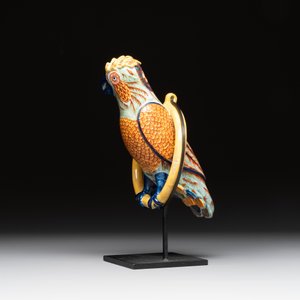 A polychrome Dutch Delft parrot on a later metal stand, 18/19th C. — photo 5